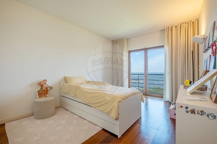 Moradia T5 para Venda em Santa Marinha e São Pedro da Afurada Foto 38