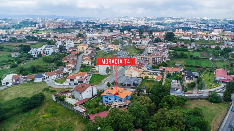 Moradia T4 para Venda em Baguim do Monte (Rio Tinto)