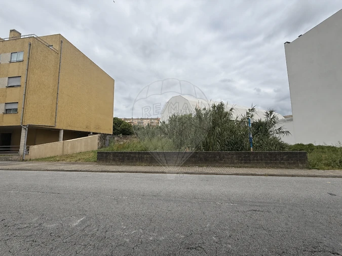 Terreno para Venda em Rio Tinto Foto 2