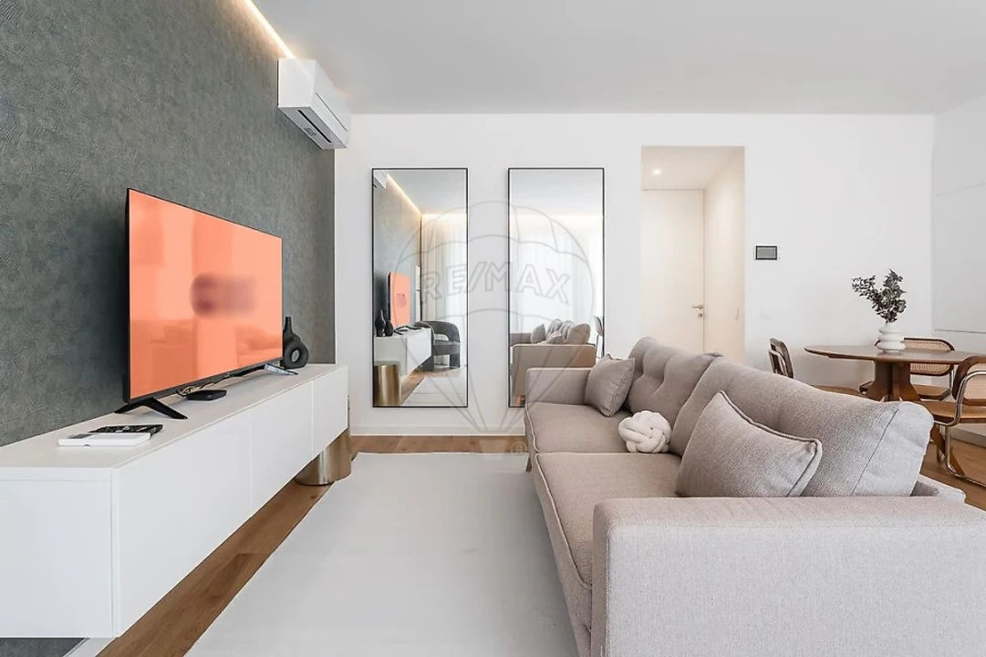 Apartamento T2 para Venda em Cedofeita, Santo Ildefonso, Sé, Miragaia, São Nicolau e Vitória Foto 4