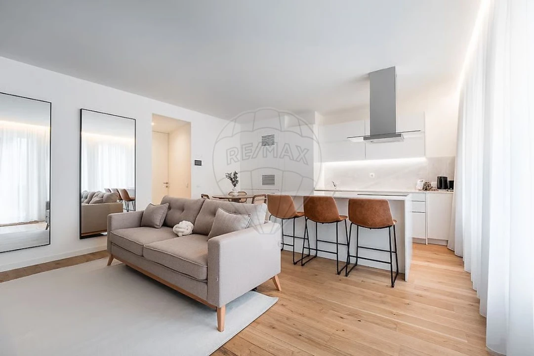 Apartamento T2 para Venda em Cedofeita, Santo Ildefonso, Sé, Miragaia, São Nicolau e Vitória Foto 2