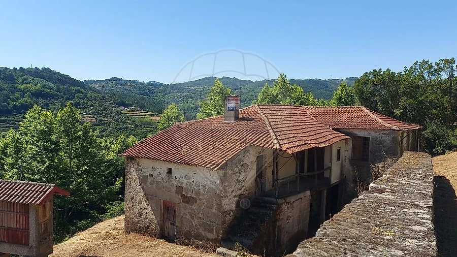 Terreno para Venda em Carvalho e Basto (Santa Tecla)