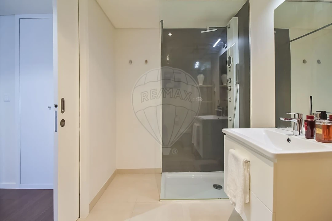 Apartamento T1 para Arrendamento em São Mamede de Infesta e Senhora da Hora Foto 3