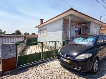 Moradia T2 para Venda em Grijó e Sermonde