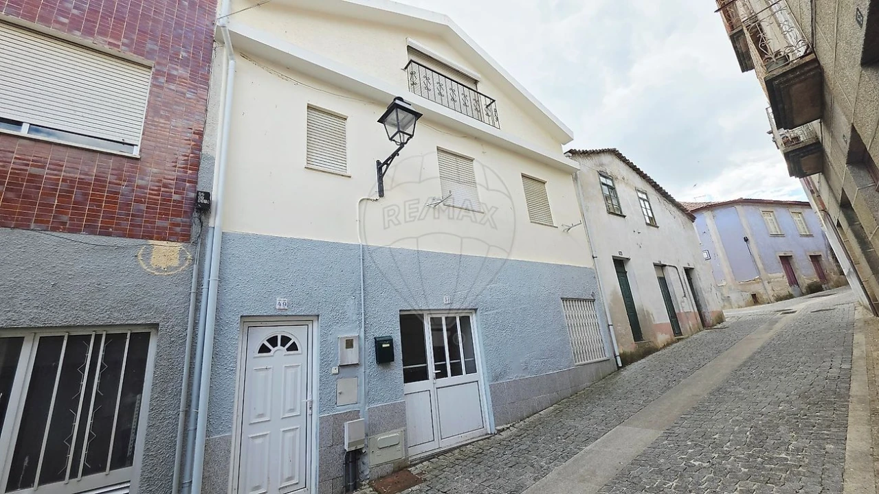 Moradia T2 para Venda em Alfandega da Fe Foto 1