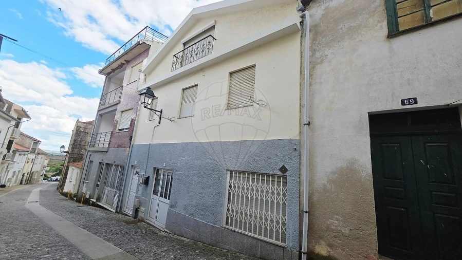 Moradia T2 para Venda em Alfandega da Fe Foto 2