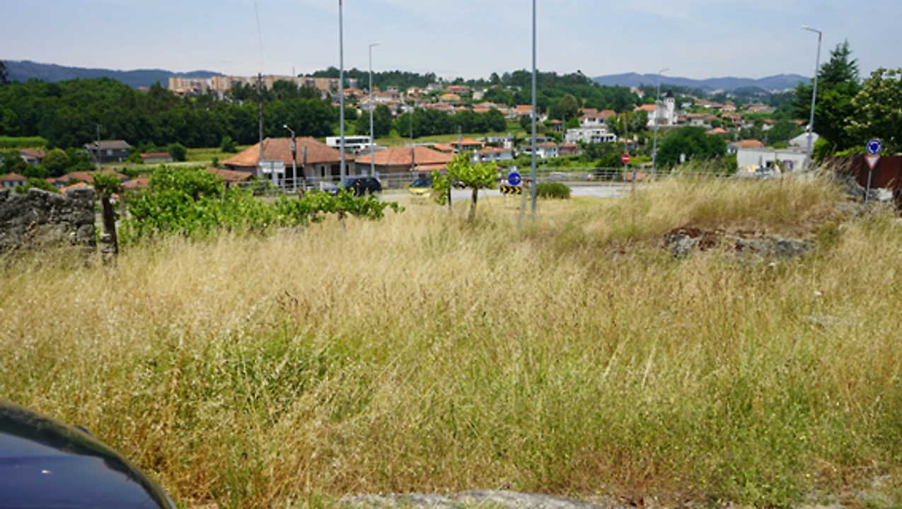 Terreno para Venda em Penafiel Foto 1