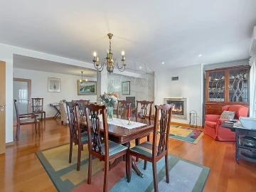 Apartamento T4 para Venda em Ramalde