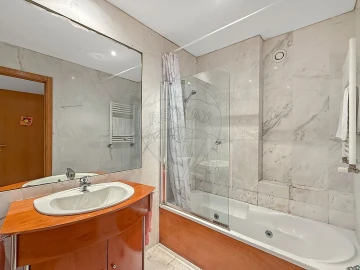 Apartamento T4 para Venda em Ramalde