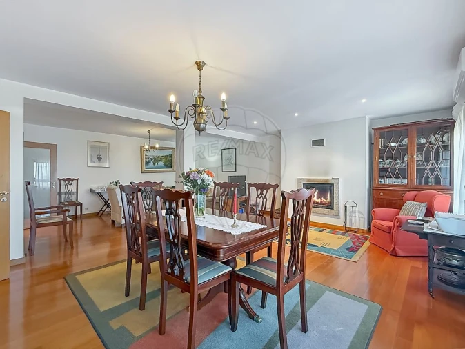 Apartamento T4 para Venda em Ramalde Foto 6