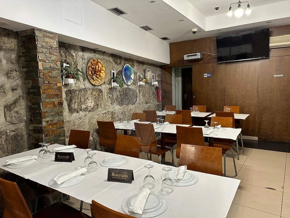 Negócio para Venda em Lordelo do Ouro e Massarelos Foto 6