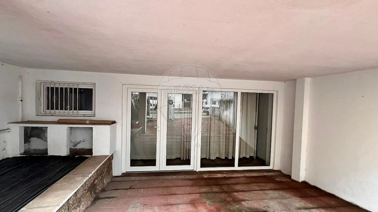 Armazém para Venda em Paranhos Foto 3