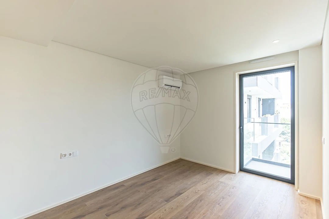 Apartamento T2 para Venda em Aguas Santas Foto 30