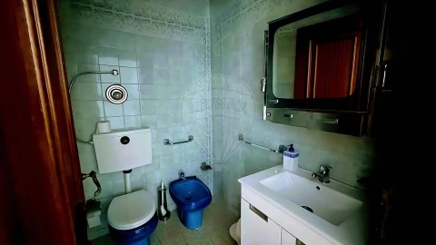 Moradia T4 para Venda em Pedrouços
