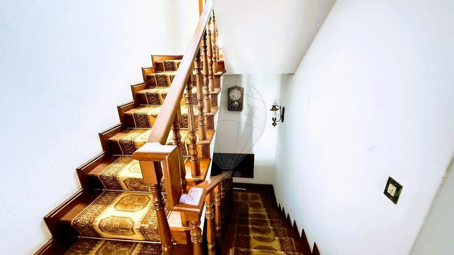 Moradia T4 para Venda em Pedrouços Foto 11