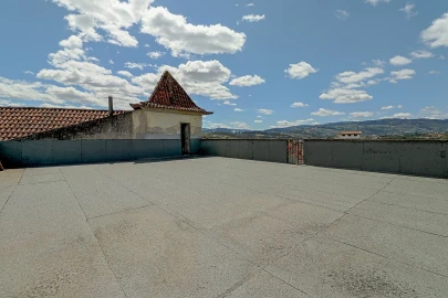 Moradia T8 para Venda em Mondim de Basto
