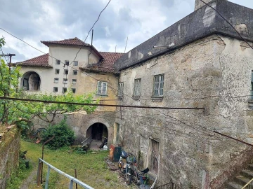Moradia T8 para Venda em Mondim de Basto
