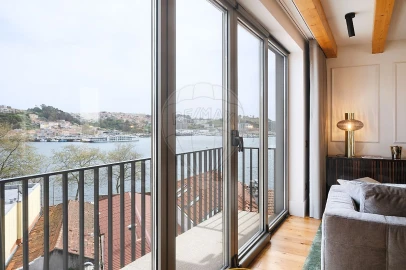 Apartamento T3 para Venda em Lordelo do Ouro e Massarelos