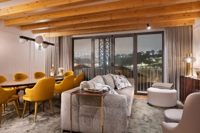 Apartamento T3 para Venda em Lordelo do Ouro e Massarelos