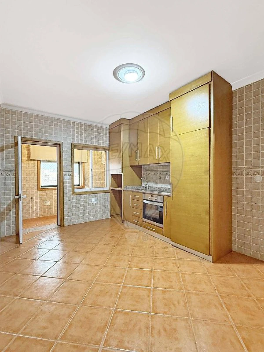 Apartamento T2 para Venda em Paredes Foto 11