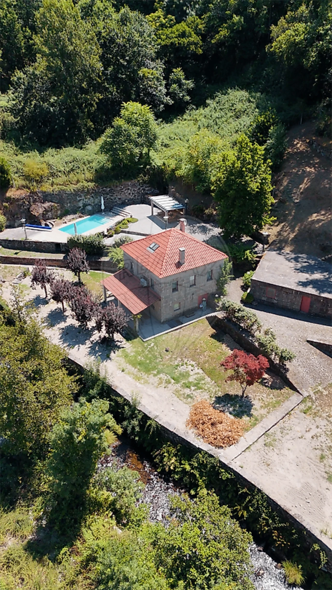 Quinta T0 para Venda em Jazente Foto 2