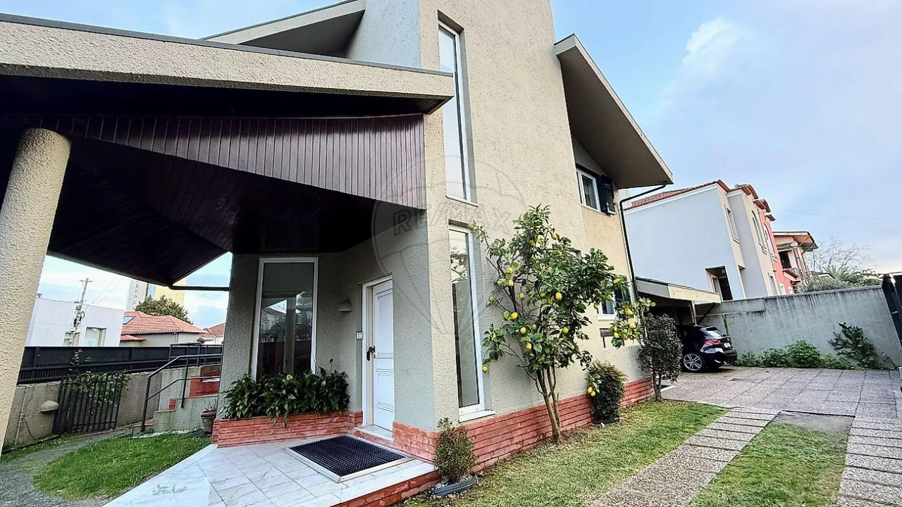 Moradia T4 para Venda em Paranhos Foto 36