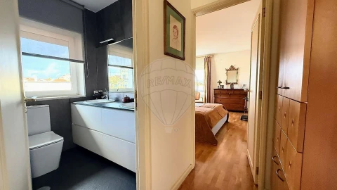 Moradia T4 para Venda em Paranhos