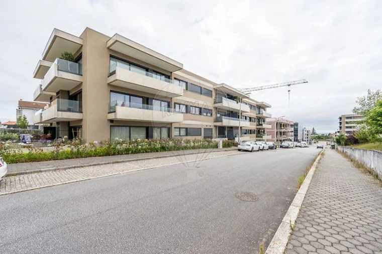 Apartamento T1 para Arrendamento em Canidelo Foto 9