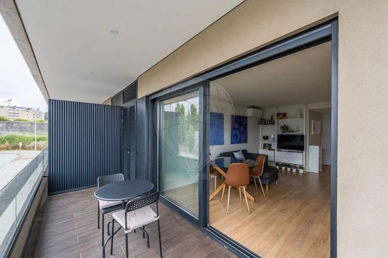 Apartamento T1 para Arrendamento em Canidelo Foto 16