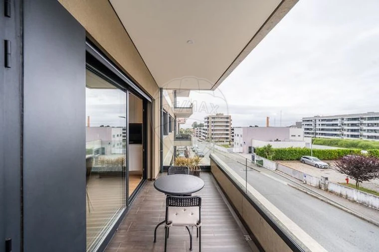 Apartamento T1 para Arrendamento em Canidelo Foto 13