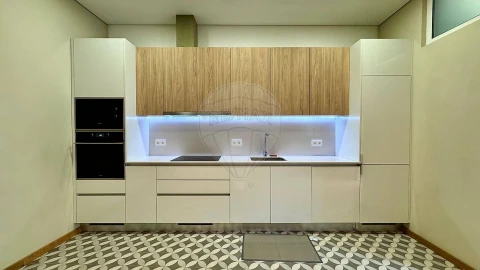 Apartamento T3 para Venda em Aldoar, Foz do Douro e Nevogilde