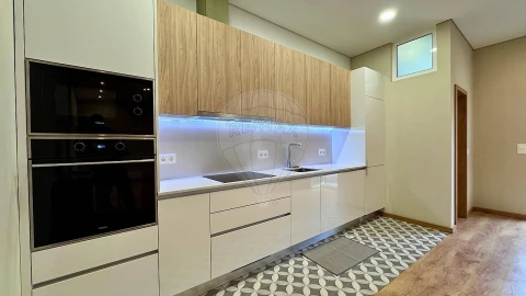 Apartamento T3 para Venda em Aldoar, Foz do Douro e Nevogilde