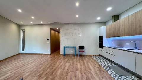 Apartamento T3 para Venda em Aldoar, Foz do Douro e Nevogilde