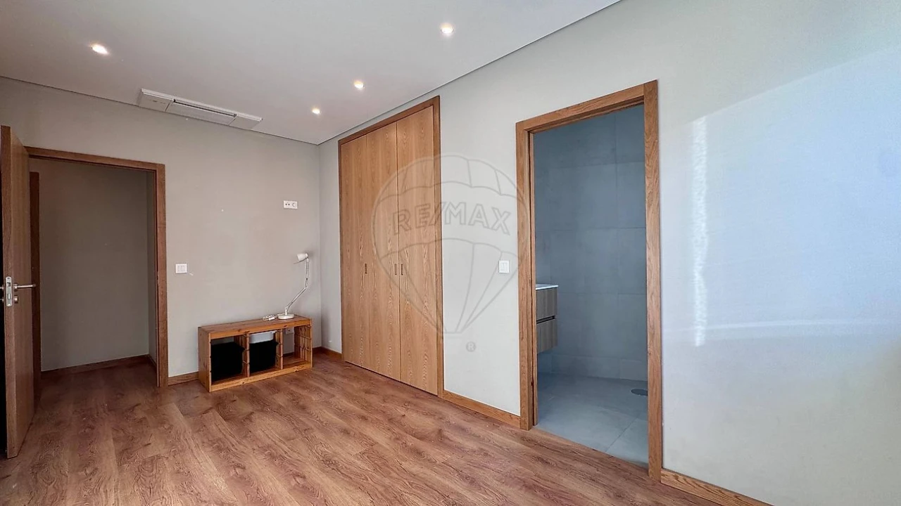 Apartamento T3 para Venda em Aldoar, Foz do Douro e Nevogilde Foto 24