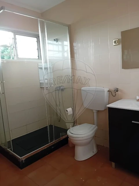 Moradia T3 para Arrendamento em Anta e Guetim