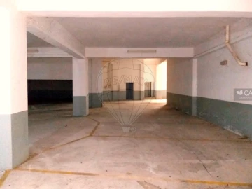 Armazém para Venda em Lagoa e Carvoeiro