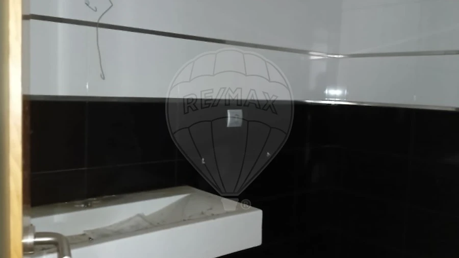 Armazém para Venda em Préstimo e Macieira de Alcoba