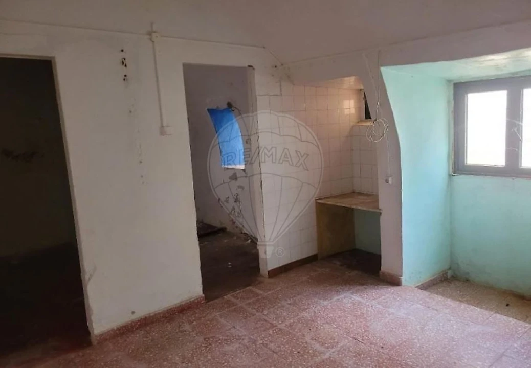 Apartamento T1 para Venda em Borba (São Bartolomeu) Foto 1