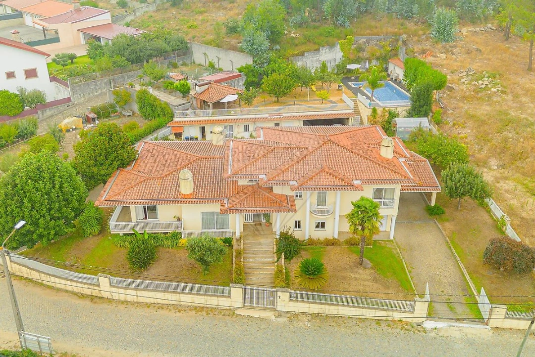 Moradia T4 para Venda em Lordelo Foto 42