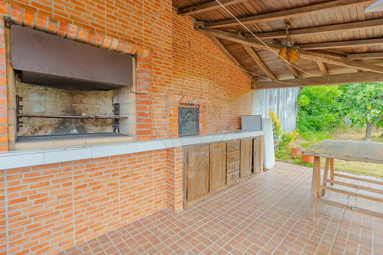Moradia T4 para Venda em Lordelo Foto 3