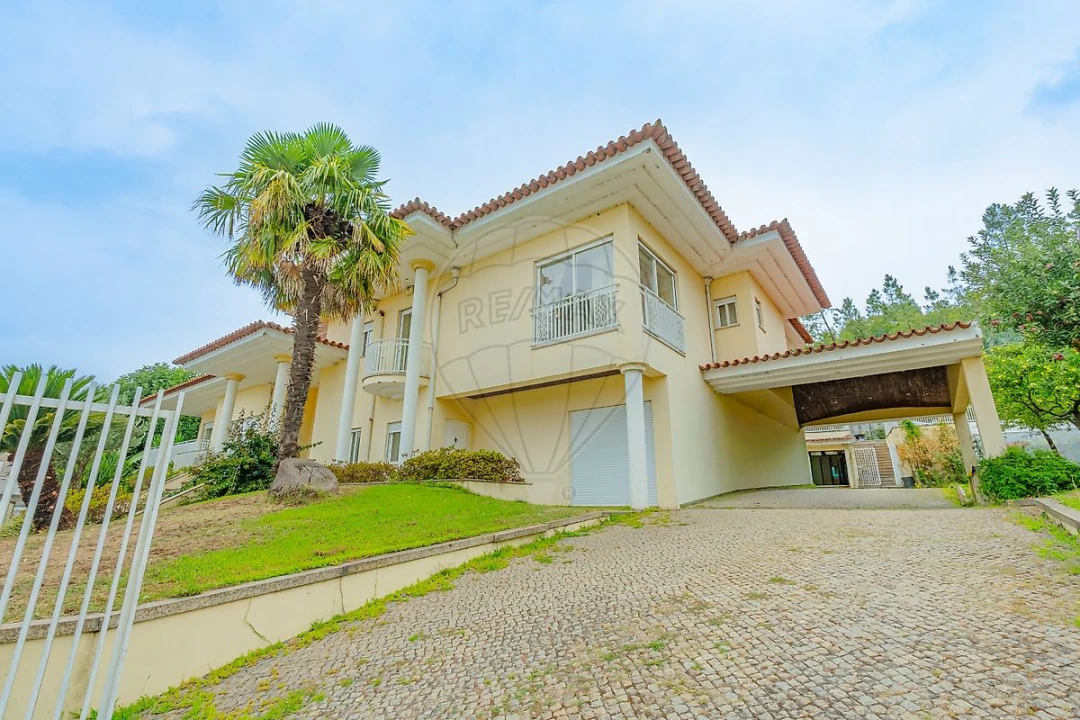 Moradia T4 para Venda em Lordelo Foto 24