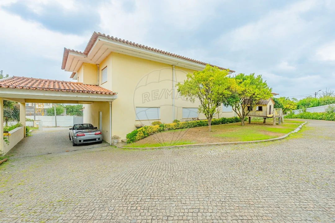 Moradia T4 para Venda em Lordelo Foto 6