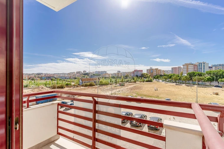 Apartamento T2 para Venda em União das Freguesias de Setúbal Foto 18