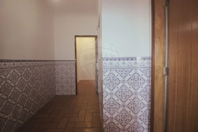 Apartamento T2 para Arrendamento em Santo Antonio dos Olivais
