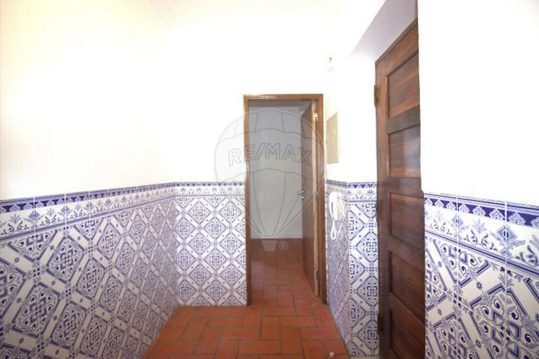 Apartamento T2 para Arrendamento em Santo Antonio dos Olivais Foto 13