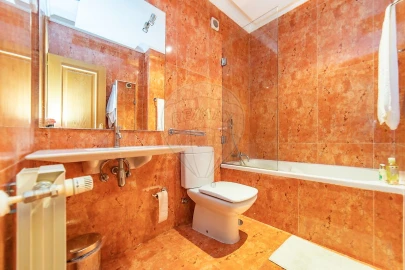 Apartamento T5 para Arrendamento em Santo Antonio dos Olivais