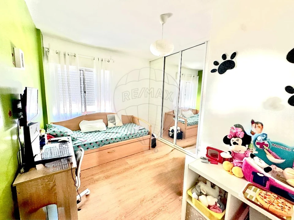 Apartamento T2 para Venda em Rio de Mouro Foto 13