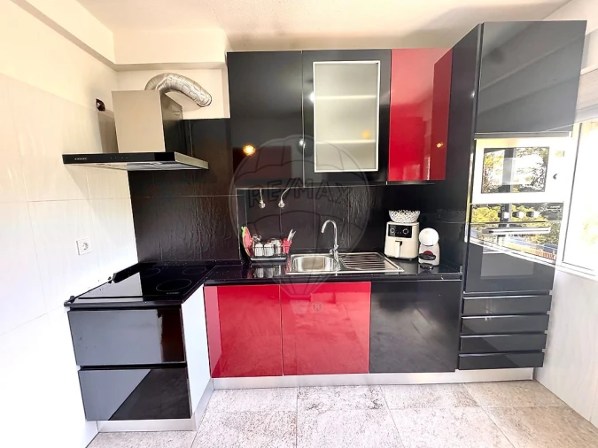 Apartamento T2 para Venda em Rio de Mouro Foto 3