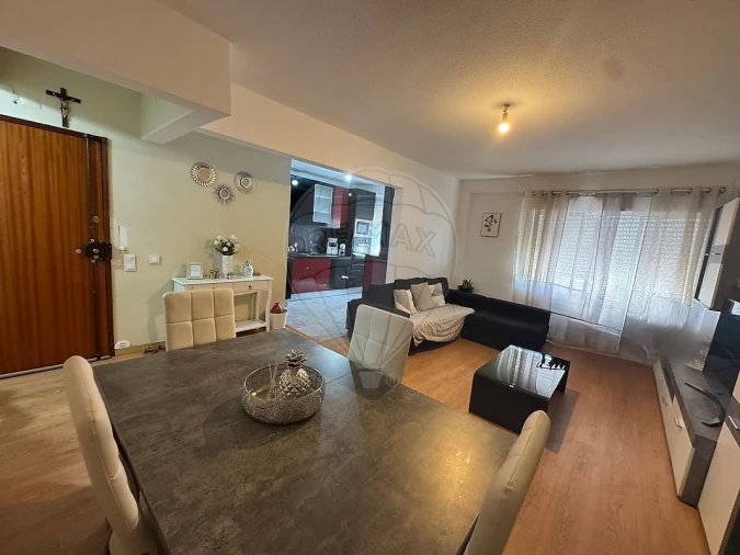 Apartamento T2 para Venda em Rio de Mouro Foto 17