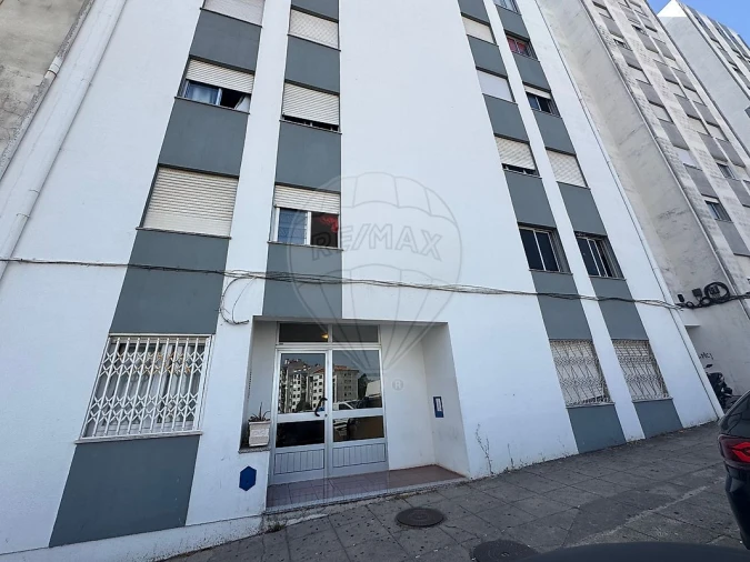 Apartamento T2 para Venda em Rio de Mouro Foto 8